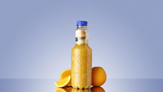„Beyond Juice”: KHS przedstawia pierwszą nadającą się do recyklingu butelkę na sok wykonaną w 100% z rPET